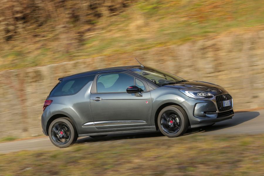  DS 3 Cabrio Performance Line 2016 года  (фото 18 из 20)